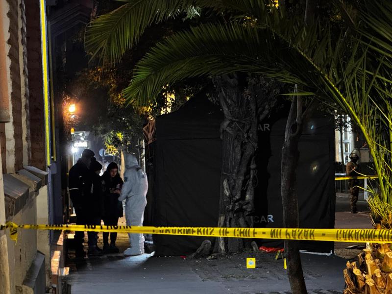T13 - Homicidio en pleno centro de Santiago: Investigan violenta balacera como posible ajuste de cuentas