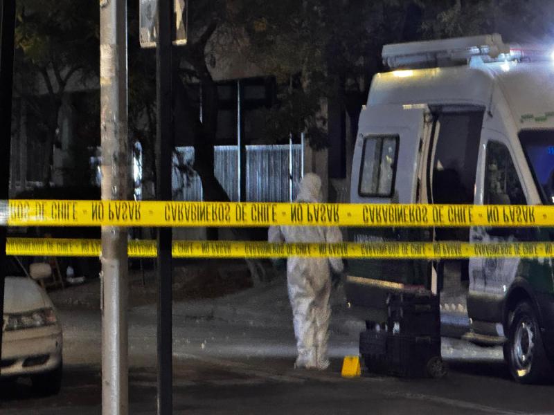 T13 - Homicidio en pleno centro de Santiago: Investigan violenta balacera como posible ajuste de cuentas