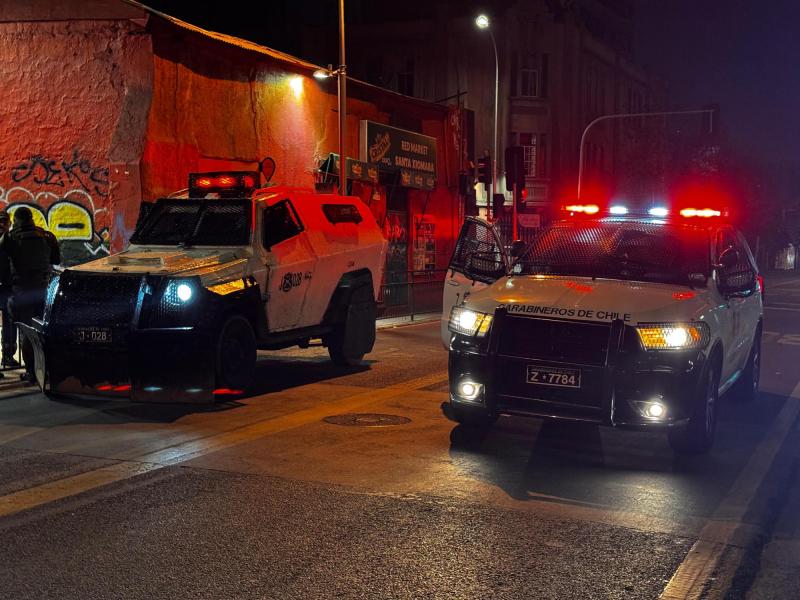 T13 - Cinco detenidos en Santiago tras herir a dos víctimas: habrían intentado cumplir amenazas hechas el día anterior