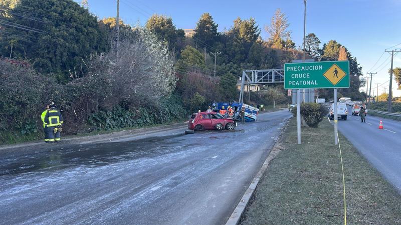 T13 - Grave accidente de bus en Chiguayante: hay un muerto y al menos 20 heridos
