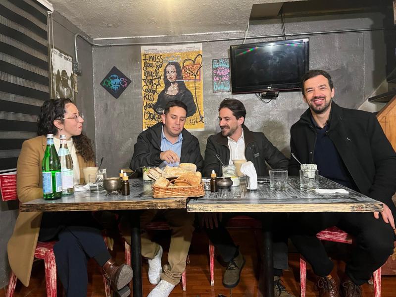 Aton- Winter y Toledo compartieron un desayuno con el alcalde Vodanovic y la diputada Yeomans