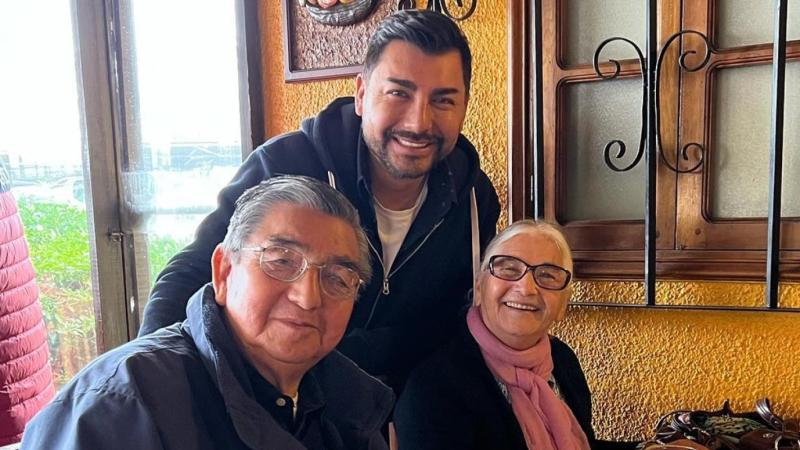 Instagram - Andrés Caniulef y sus padres