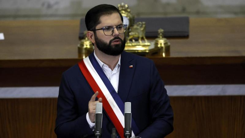 ATON - Presidente Boric anuncia la llegada del Metro al Aeropuerto de Santiago