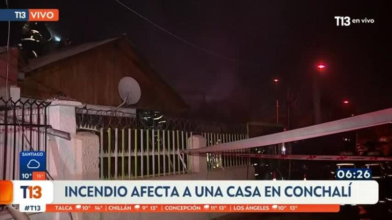 Incendio deja un fallecido en Conchalí: Siete compañías trabajan en el lugar