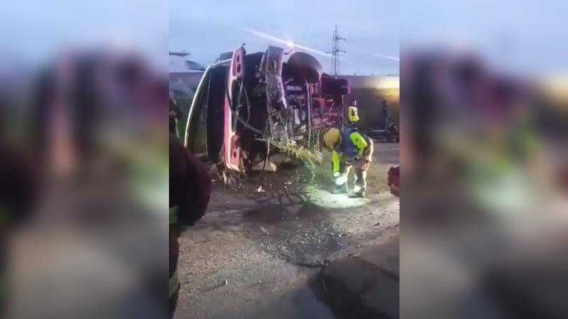 Volcamiento de bus en la localidad de Carampangue