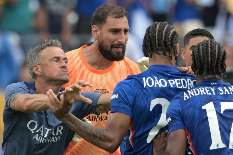 AFP - Luis Enrique agrede a Joao Pedro