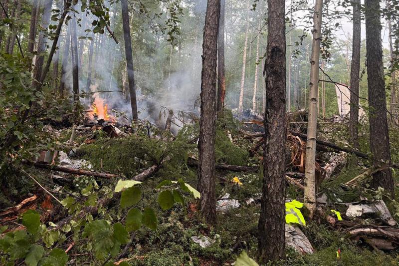 AFP - Avión con cerca de 50 personas se estrella en Rusia: no hay sobrevivientes