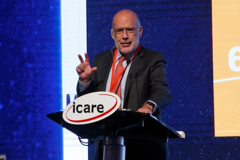 Agencia UNO - El FMI nombra al economista chileno Rodrigo Valdés director de finanzas públicas