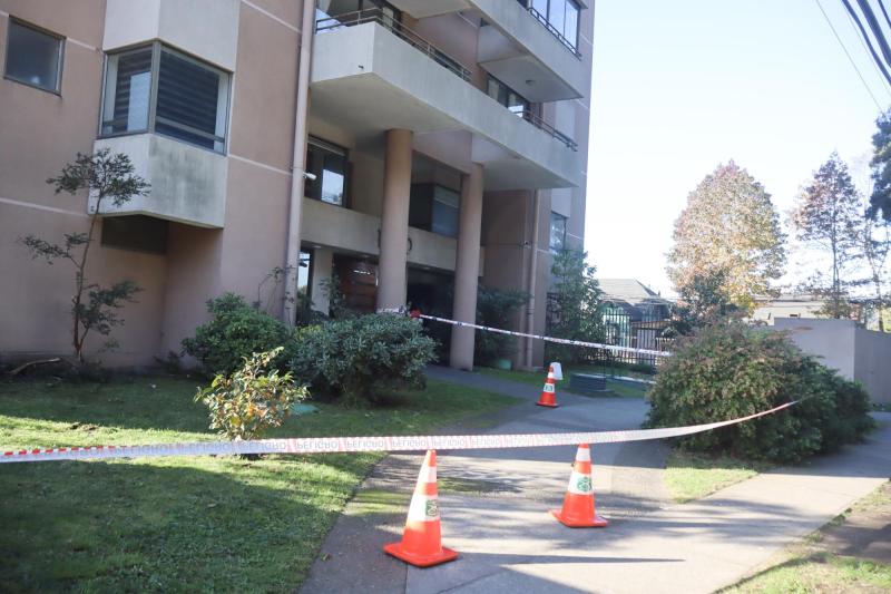 Agencia Uno - Dan de alta a niño de 5 años que cayó desde un piso 13 en edificio en San Pedro de la Paz