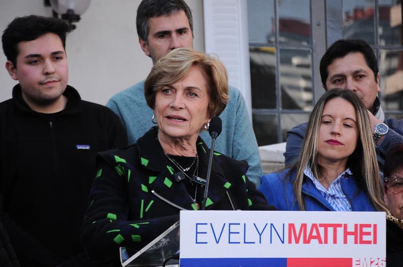 Agencia Uno- Evelyn Matthei manifestó preocupación por anuncio de Donald Trump