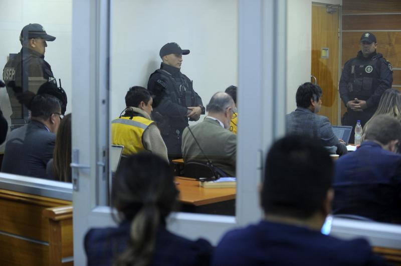 Prisión preventiva para cinco funcionarios de la FACh - Agencia Uno