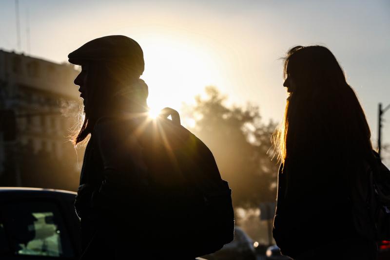 AGENCIA UNO - AGENCIA UNO - ¿Salgo con parka o solo chaleco?: Revisa cómo estará el frío esta semana en Santiago