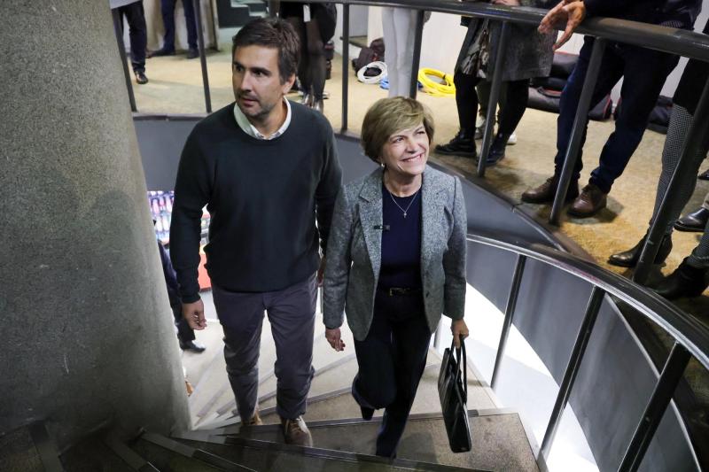 Aton- Evelyn Matthei con Diego Paulsen, su jefe de campaña