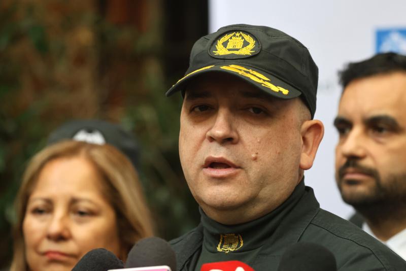 Aton - Renuncia director nacional de Gendarmería, Sebastián Urra, tras polémica por traslado de su hermano