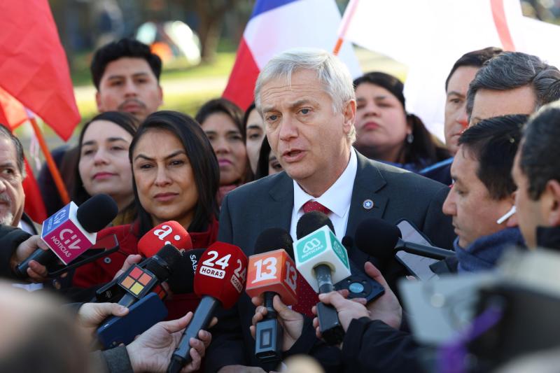 Aton- Kast es el favorito entre el voto migrante