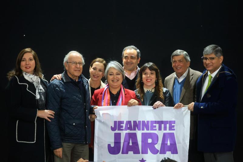 Aton- Jeannette Jara es respaldada por los partidos oficialistas, pero ha manifestado su interés de convocar a la DC