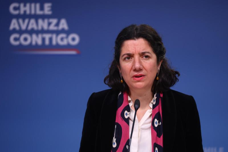 ATON- Ministra Etcheverry pidió "no confundir las cosas" tras acusaciones de intervencionismo al Presidente Boric