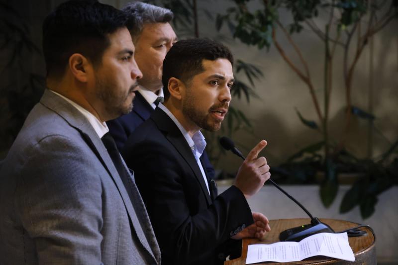 Aton- Diputado Santana (PS) impulsa proyecto que agrava sanciones por abandono de adultos mayores