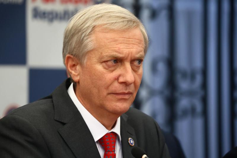 Aton- Kast negó responsabilidad de su partido en "campaña" contra Matthei