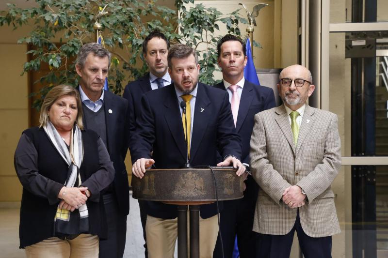 Aton- PC y AH denunciaron ante el Servel al partido de Kaiser