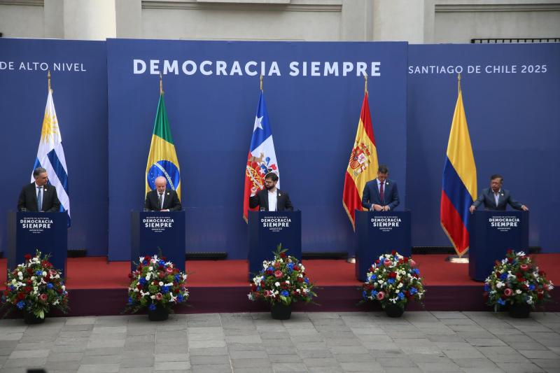 Aton- Lula da Silva es uno de los invitados a la cumbre "Democracia Siempre"