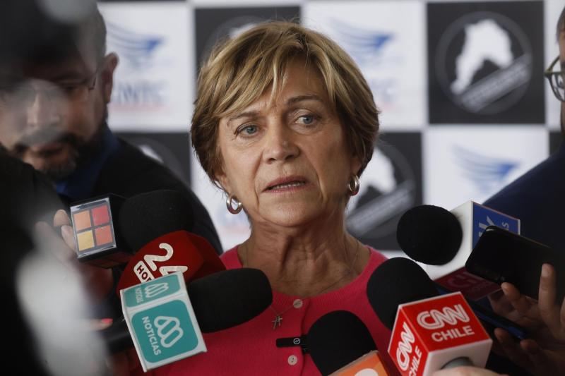 Aton- Evelyn Matthei anunció posible querella por ataques en redes sociales