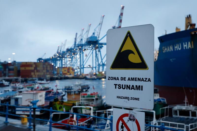 Aton - Alerta roja en todo el borde costero por posible tsunami