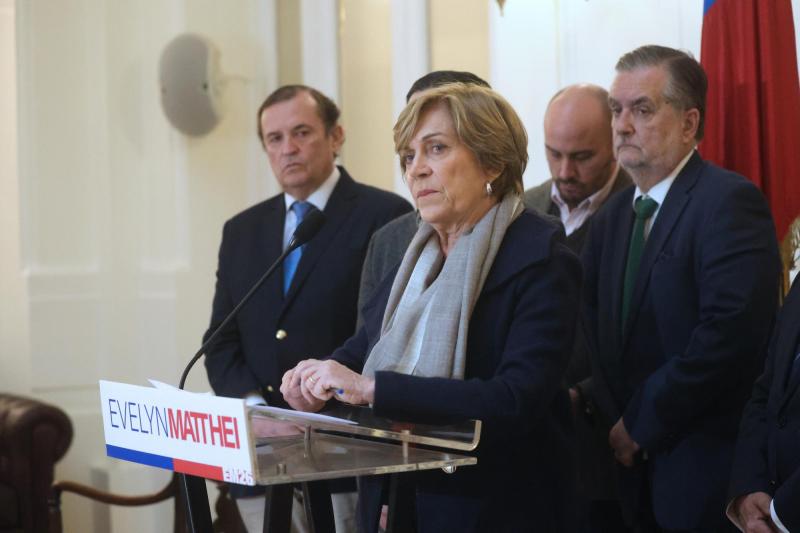 Aton- Matthei dio a conocer que senadores de RN presentarían una denuncia