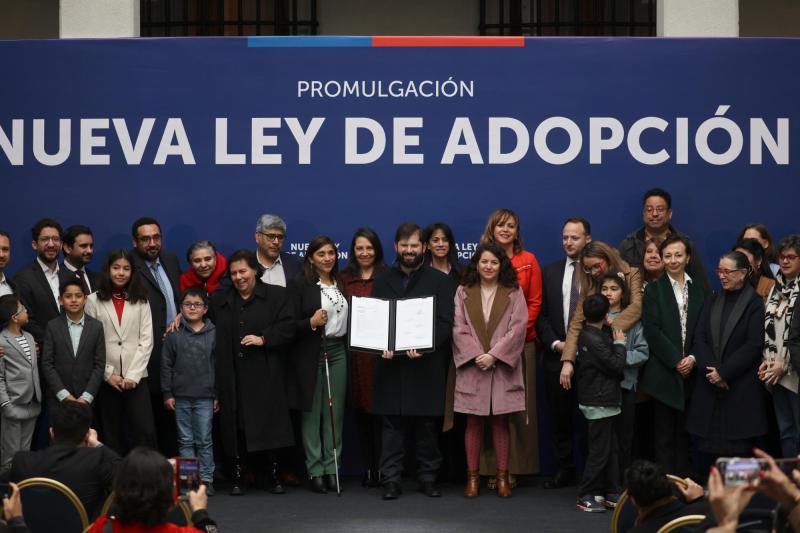 Aton- Promulgación de la nueva Ley de Adopción