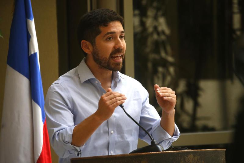 Aton- Diputado Santana anunció solicitud de remoción de Johannes Kaiser