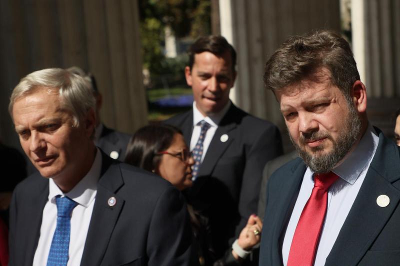 Aton- Jara acusó "táctica" de Kaiser para hacer ver "más moderado" a Kast