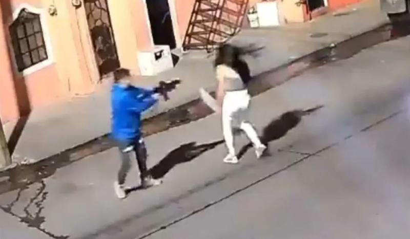 Captura - Captan crimen de hombre contra mujer en México: Fue baleada con un fusil
