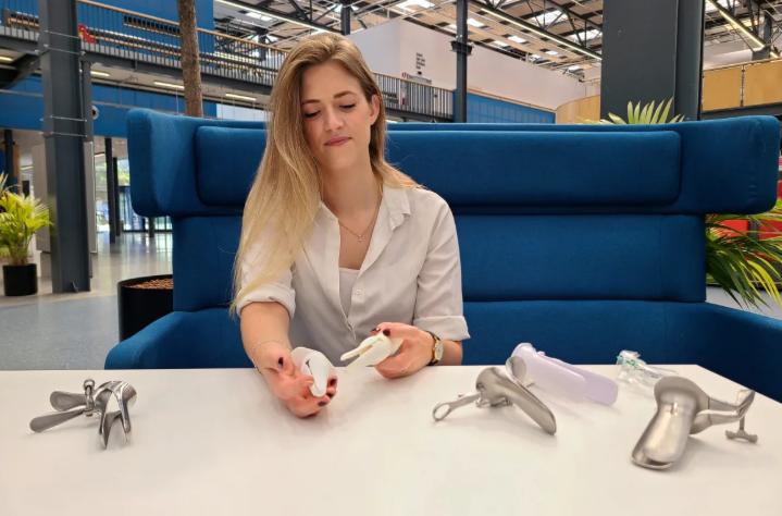 Investigadoras rediseñan espéculo vaginal tras 180 años de historia marcada por el miedo - AFP