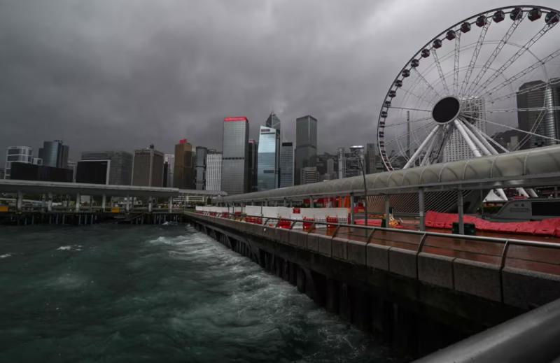 Hong Kong se prepara ante llegada del tifón Wipha - AFP