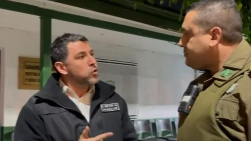 T13 - Alcalde de La Florida denuncia que carabinero se negó a ser fiscalizado, llamó a refuerzos y detuvieron a inspector municipal