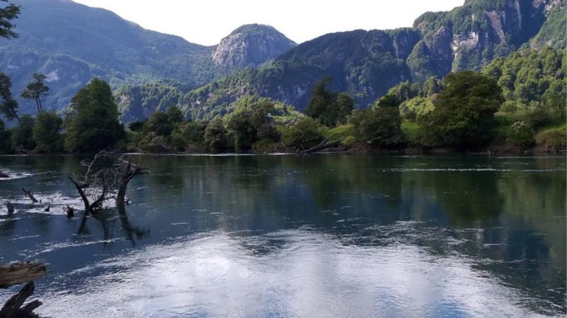 Street View - Seis familias aisladas por desborde del Río Blanco en Aysén