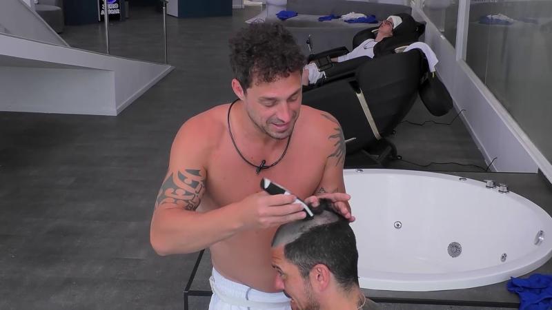 Canal 13 - Joche rapando a Juan Pedro