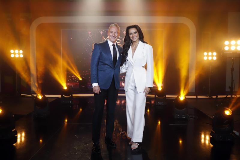 Martín Cárcamo y Emilia Dides animarán Miss Universo Chile por las pantallas del 13