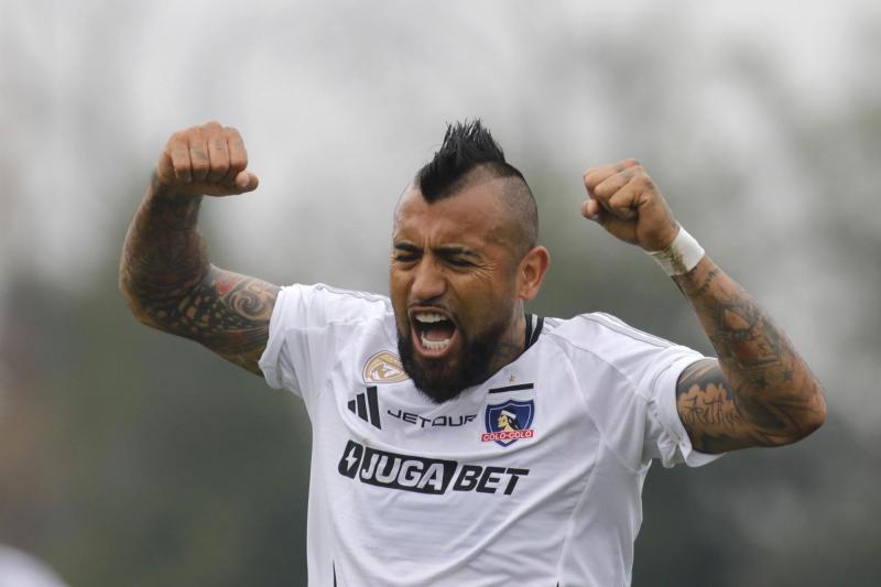 Photosport - Arturo Vidal en la igualdad de Colo-Colo ante O'Higgins