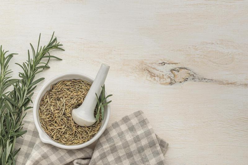 Freepik - El romero beneficia los síntomas de estrés