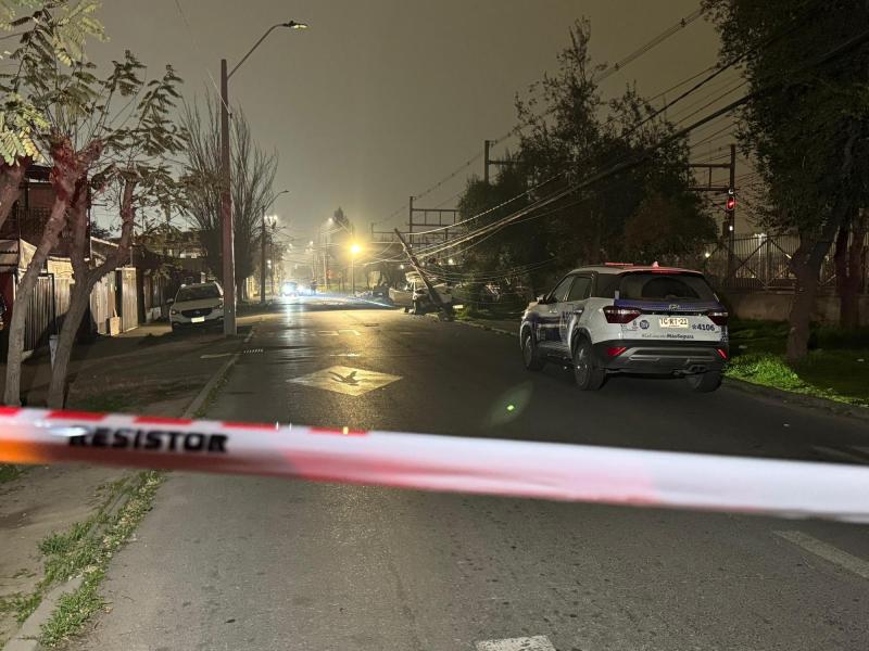 Hombre escapó de fiscalización y habría dejado a su pareja en el lugar: Fue detenido tras persecución