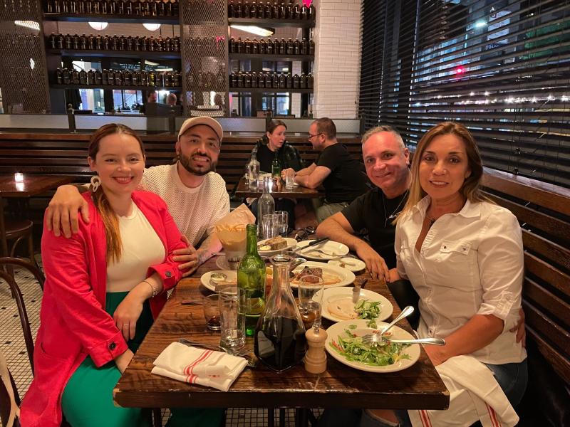 Jay Maluenda acaba de ser papá de gemelas estadounidenses en medio de las políticas migratorias de Trump