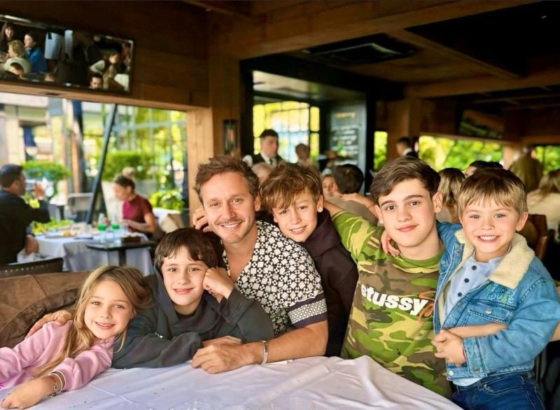Benjamín Vicuña junto a sus hijos | Instagram