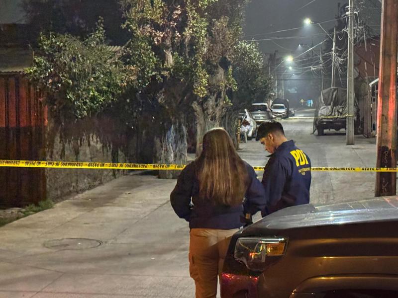 Encuentran automóvil abandonado con un cadáver en su interior en Recoleta
