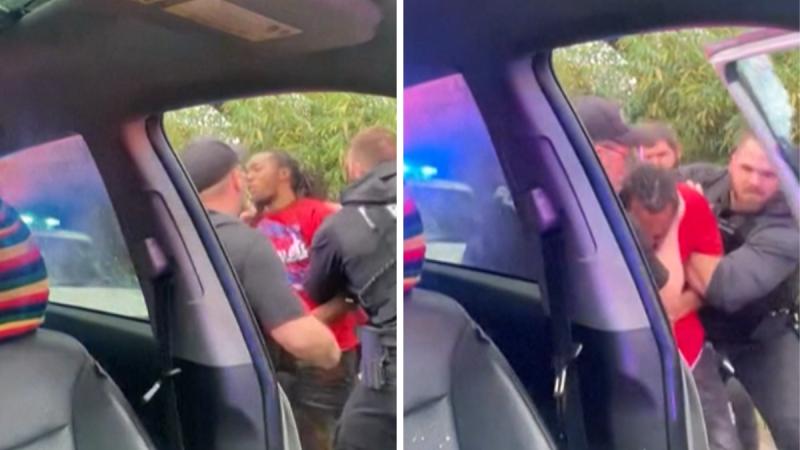 Brutal agresión de policías contra joven afroamericano - AFP