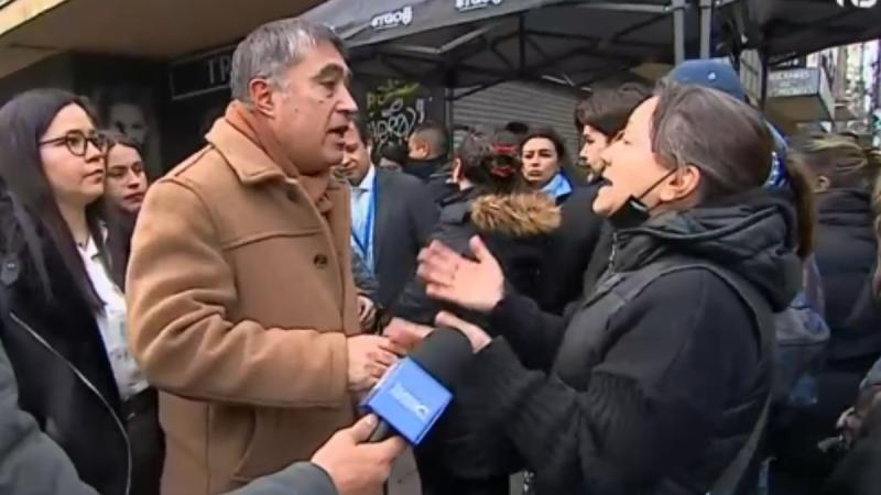 Alcalde Desbordes fue increpado - La Tarde es Nuestra