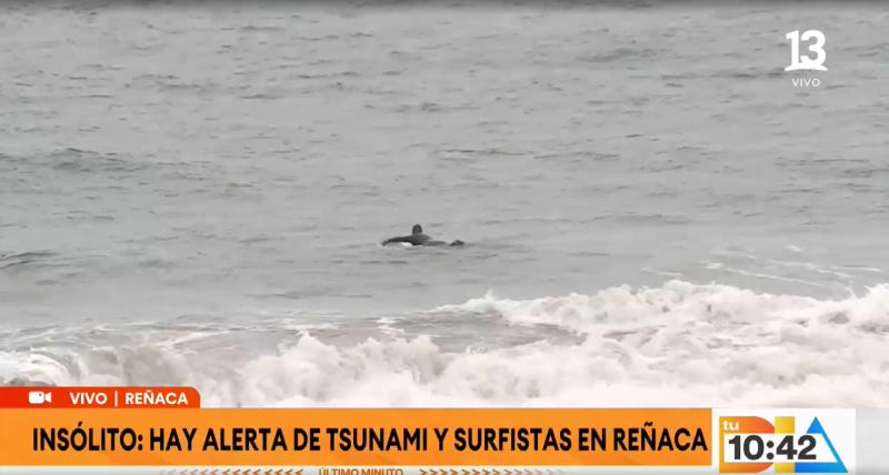 Tu Día - Surfistas en Reñaca en plena alerta roja por tsunami
