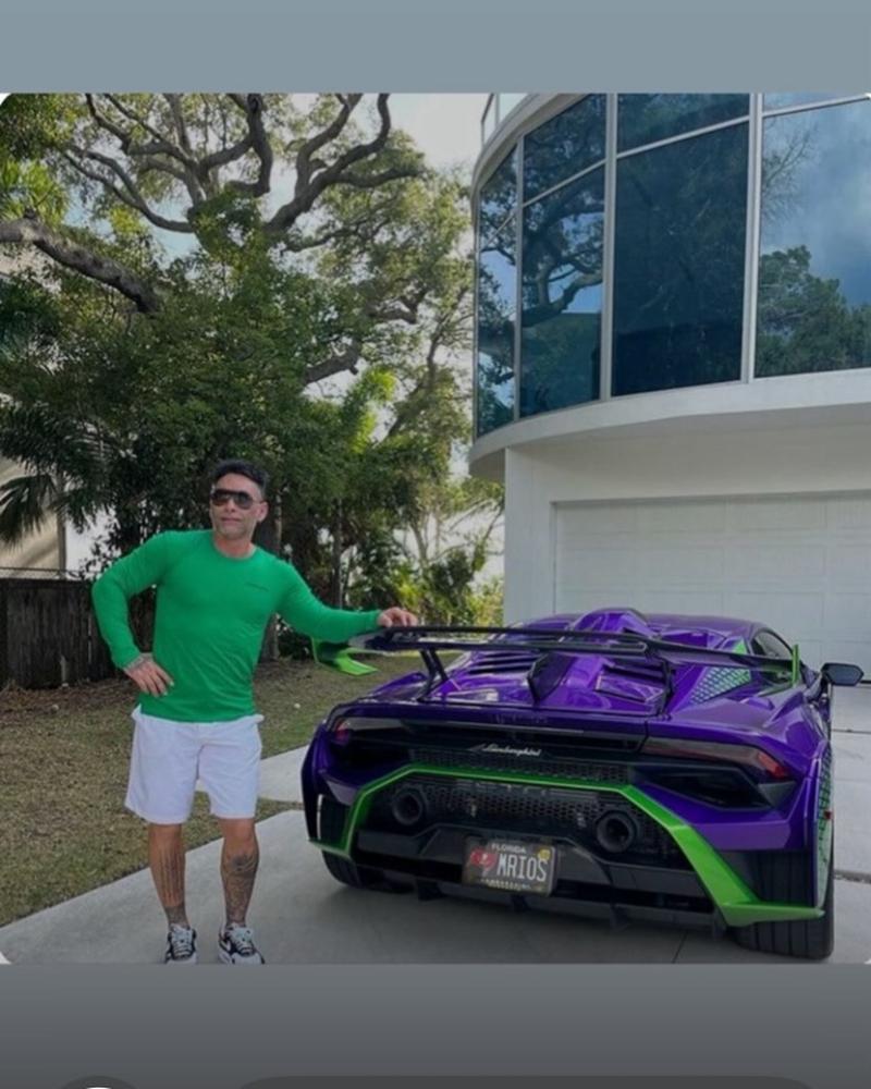Marcelo Ríos con su Lamborghini - Threads: marceloriosoficial