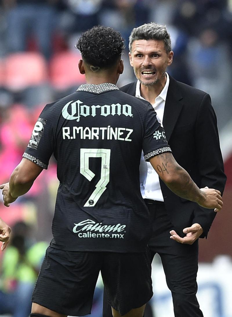 Fernando Ortiz DT para Colo-Colo | AFP