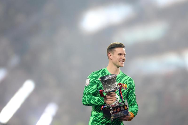 AFP - Sigue la "guerra" entre Barcelona y Ter Stegen: Club le quitó número de la camiseta